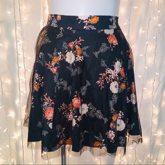 🆕 TORRID ⭐️ Floral Print Mesh Skater Skirt - Picture 4 of 13